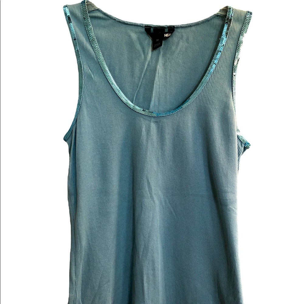 H & M tank top with sequin details.  EUC size medium.